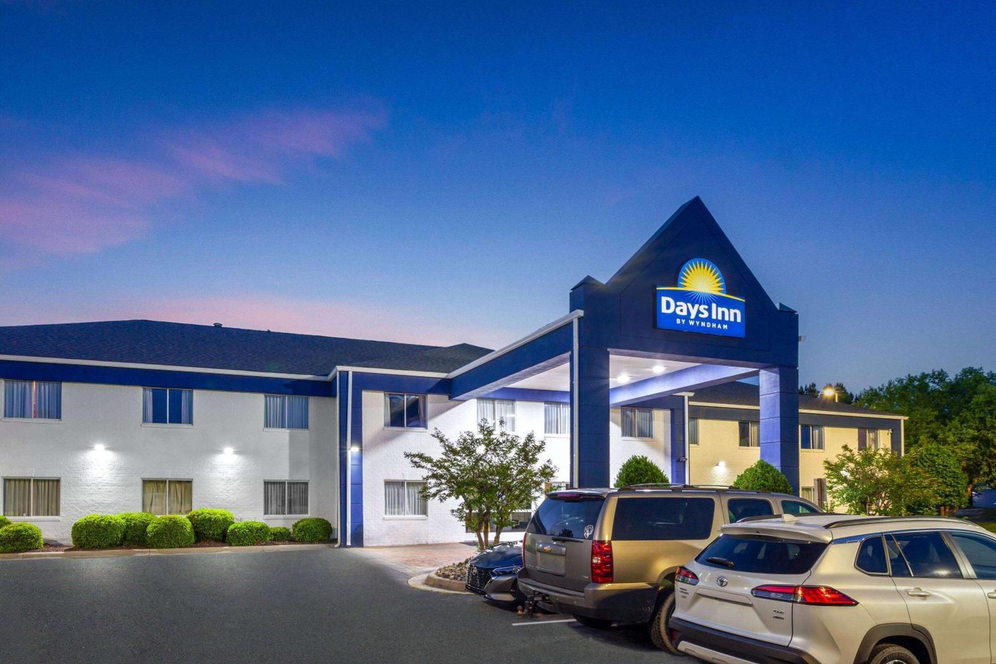 Days Inn & Suites By Wyndham Siler City Kültér fotó