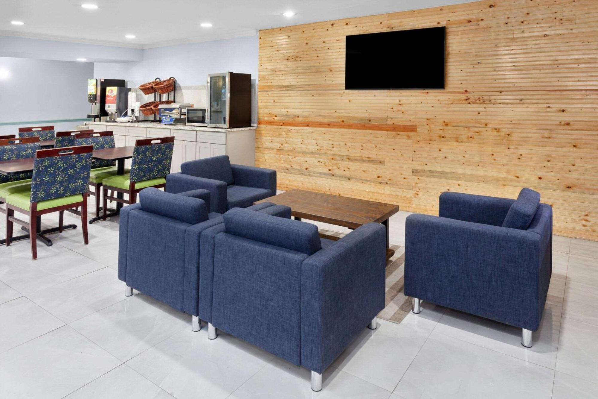 Days Inn & Suites By Wyndham Siler City Kültér fotó